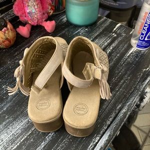 Sandal cut leather boots